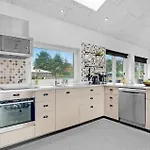4 Bedroom Awesome In *