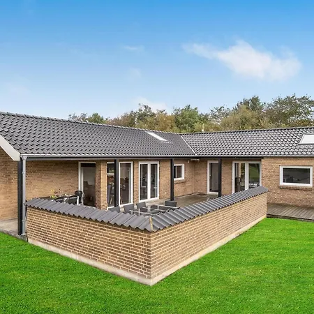 4 Bedroom Awesome In