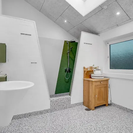 4 Bedroom Awesome In Holiday home *