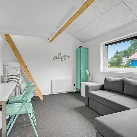 4 Bedroom Awesome In *