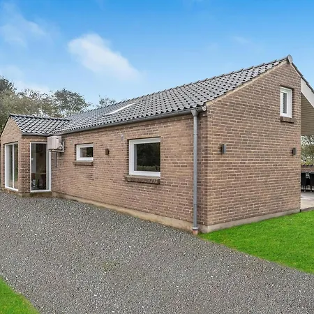 4 Bedroom Awesome In