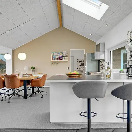 4 Bedroom Awesome In * Vinderup